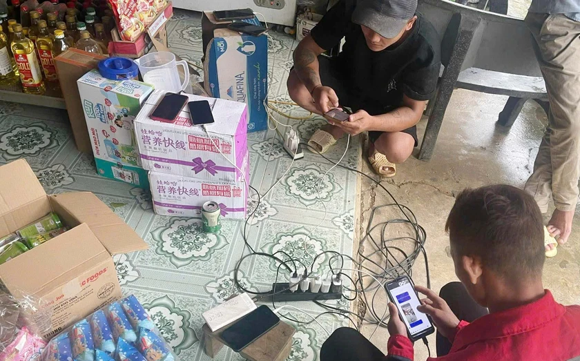 Viettel Nghệ An thông tin mạng gián đoạn sau bão số 10 hoành hành - Ảnh 3.