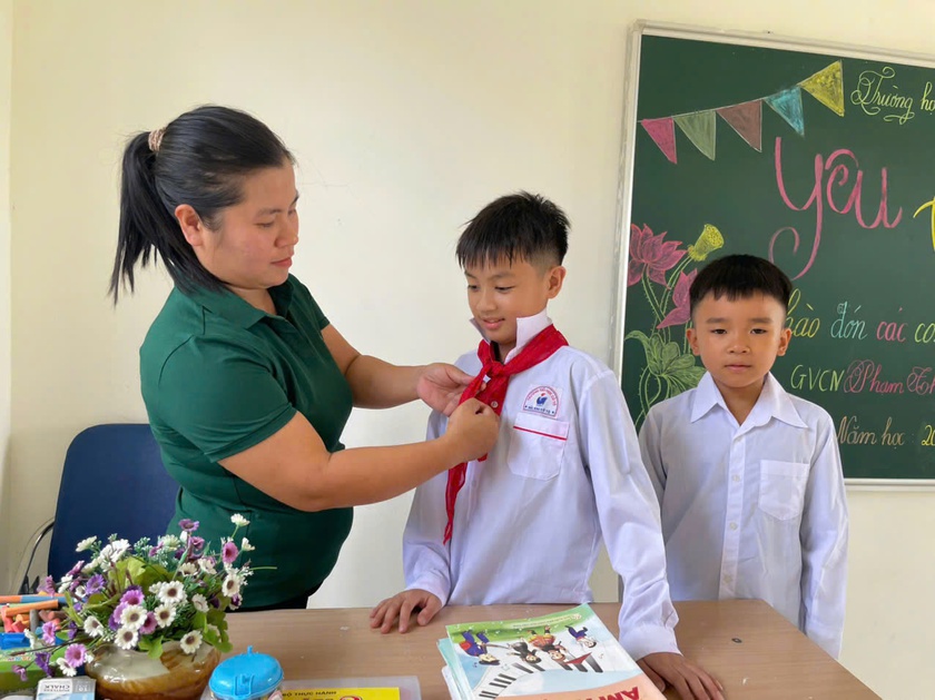 Rộn ràng Lễ khai giảng ở ngôi trường nhỏ chỉ có 11 cô trò nơi biển khơi - Ảnh 6.