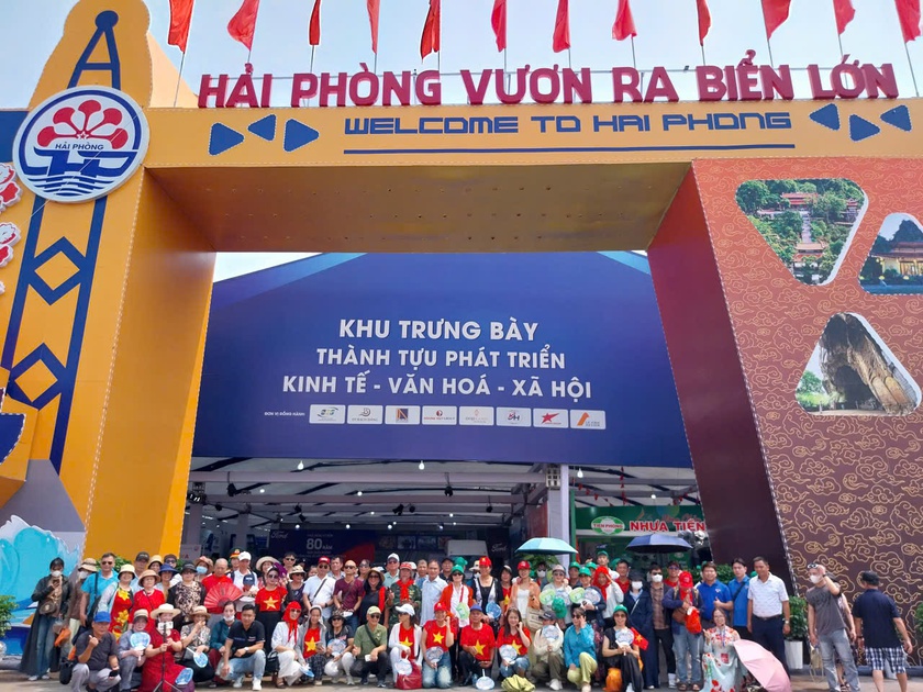 Hải Phòng bố trí phương tiện miễn phí để người dân tham quan Triển lãm thành tựu đất nước- Ảnh 3. Hải Phòng bố trí phương tiện miễn phí để người dân tham quan Triển lãm thành tựu đất nước- Ảnh 3.