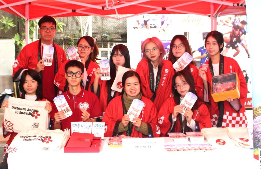 Đổi từ đ&aacute;nh gi&aacute; năng lực sang đ&aacute;nh gi&aacute; th&iacute; sinh, đại học x&oacute;a sổ 10 tổ hợp tuyển sinh năm 2026 - Ảnh 1.