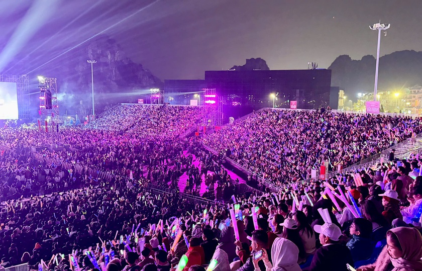 50.000 kh&aacute;n gi&aacute; b&ugrave;ng nổ cảm x&uacute;c tại chương tr&igrave;nh nghệ thuật "Quảng Ninh - Ch&agrave;o năm mới 2026" - Ảnh 4.