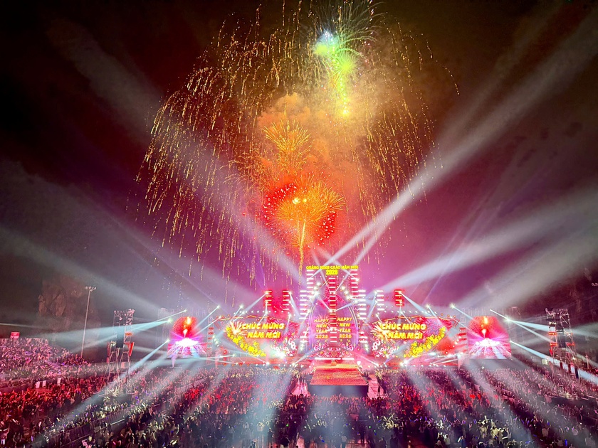 50.000 kh&aacute;n gi&aacute; b&ugrave;ng nổ cảm x&uacute;c tại chương tr&igrave;nh nghệ thuật "Quảng Ninh - Ch&agrave;o năm mới 2026" - Ảnh 5.