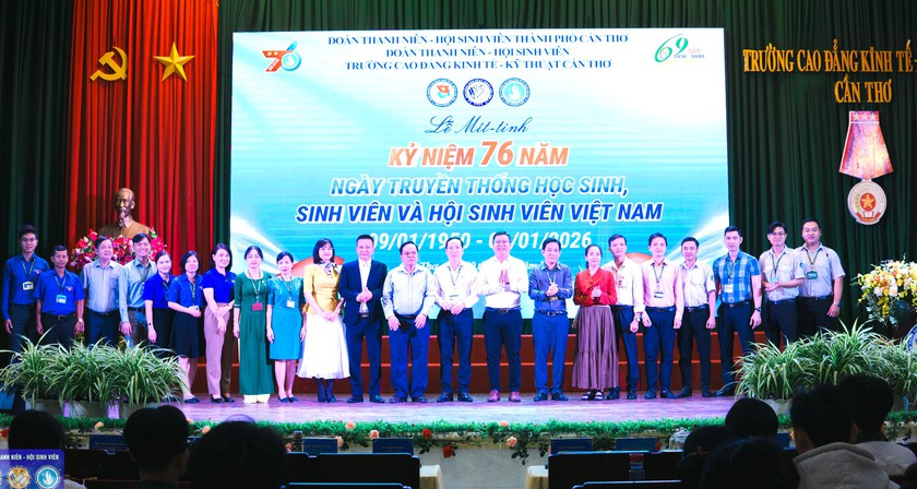 Hội Khuyến học Th&agrave;nh phố Cần Thơ trao 95 suất học bổng khuyến học, khuyến t&agrave;i năm 2026 - Ảnh 5.