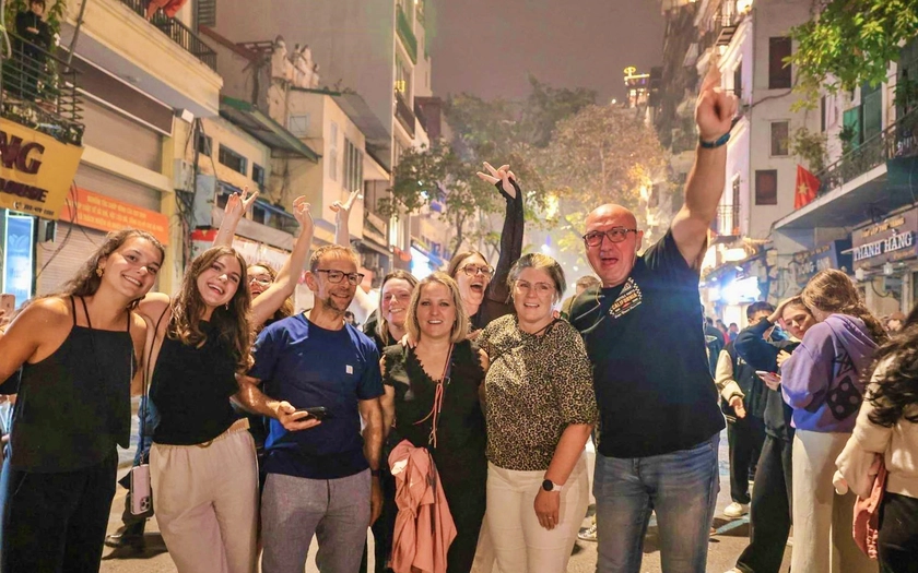 Lisa Blackpink lan toả vai tr&ograve; Đại sứ trong bộ phim quảng b&aacute; du lịch Th&aacute;i Lan 2026 - Ảnh 7.