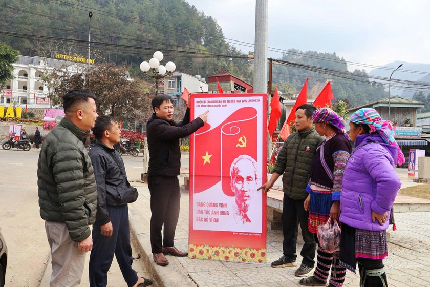 L&agrave;o Cai rực rỡ cờ hoa ch&agrave;o mừng Đại hội Đảng to&agrave;n quốc lần thứ XIV - Ảnh 11.