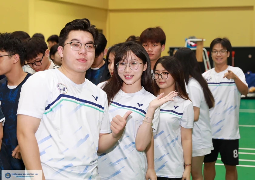 Trường Đại học Thương mại c&ocirc;ng bố phương thức tuyển sinh, học bạ x&eacute;t kết hợp với chứng chỉ ngoại ngữ - Ảnh 1.