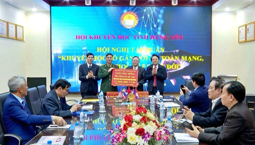 Hội Khuyến học Hưng Y&ecirc;n tập huấn "Khuyến học số gắn với an to&agrave;n internet, th&uacute;c đẩy học tập suốt đời" - Ảnh 2.