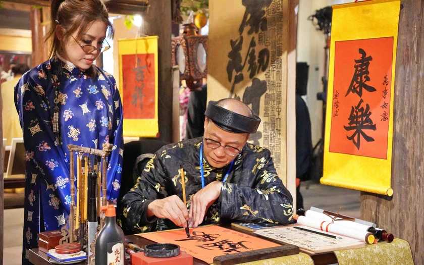 &ldquo;Chạm tay&rdquo; v&agrave;o H&agrave; Nội xưa tại &ldquo;Tết Việt - Tết Phố&rdquo; - Ảnh 1.