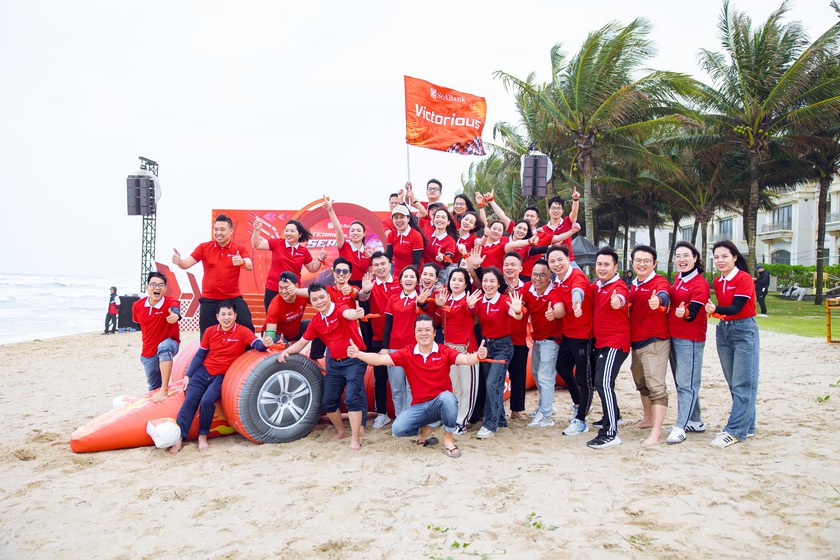 Hai giải thưởng uy t&iacute;n ghi nhận chiến lược ph&aacute;t triển bền vững của SeABank - Ảnh 2.