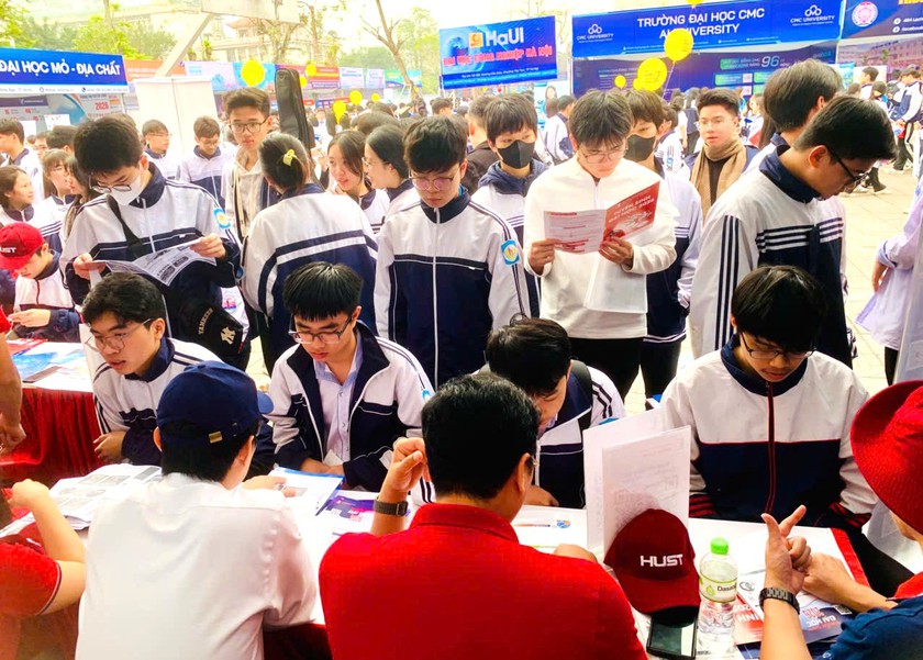 Tuyển sinh đại học 2026: T&iacute;ch hợp tất cả ti&ecirc;u ch&iacute; v&agrave;o một phương thức chung - Ảnh 1.