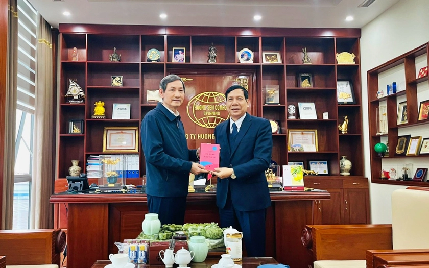 Doanh nh&acirc;n Đỗ Văn Vẻ - người mở lối nh&agrave; m&aacute;y 4.0 - Ảnh 1.