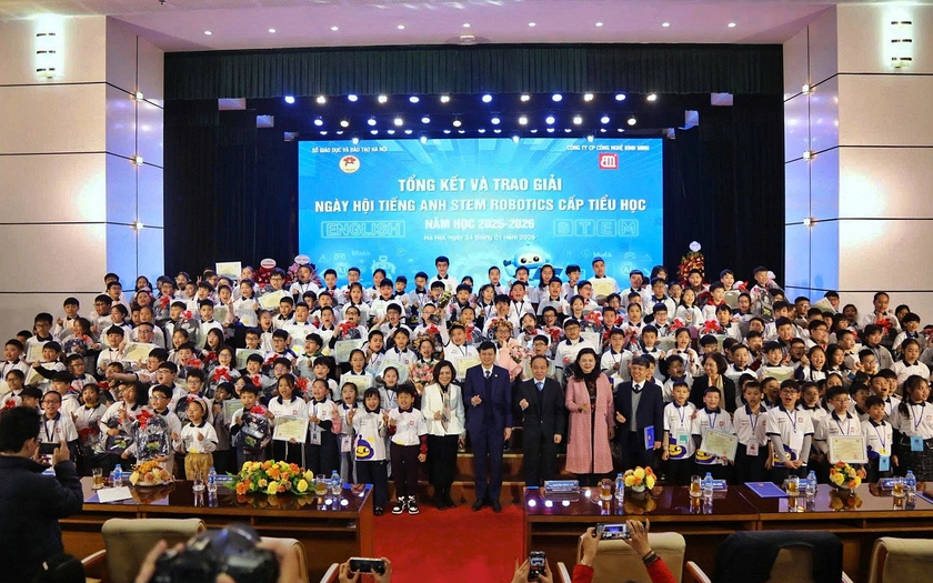 Tổng kết, trao giải "Ng&agrave;y hội tiếng Anh STEM Robotics" cấp tiểu học H&agrave; Nội - Ảnh 5.