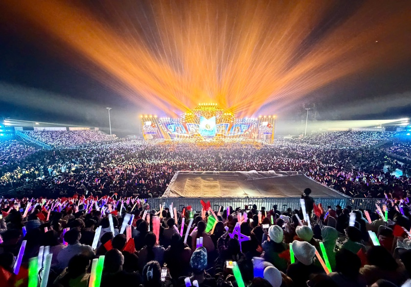 Quảng Ninh rực rỡ chương tr&igrave;nh nghệ thuật ch&agrave;o mừng th&agrave;nh c&ocirc;ng Đại hội XIV của Đảng - Ảnh 3.