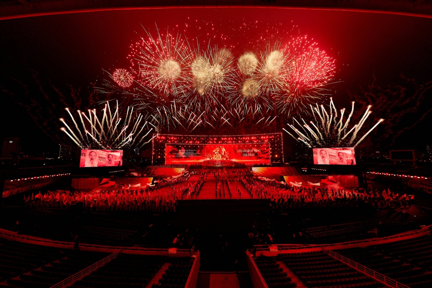 Đại nhạc hội kết hợp pháo hoa hoành tráng chưa từng có mừng thành công Đại hội Đảng lần thứ XIV- Ảnh 1. Đại nhạc hội kết hợp pháo hoa hoành tráng chưa từng có mừng thành công Đại hội Đảng lần thứ XIV- Ảnh 1.