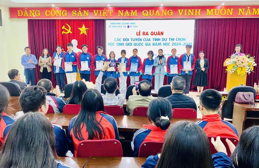 Quảng Ninh kỳ vọng v&agrave;o tốp 10 địa phương dẫn đầu cả nước về chất lượng gi&aacute;o dục - Ảnh 2.