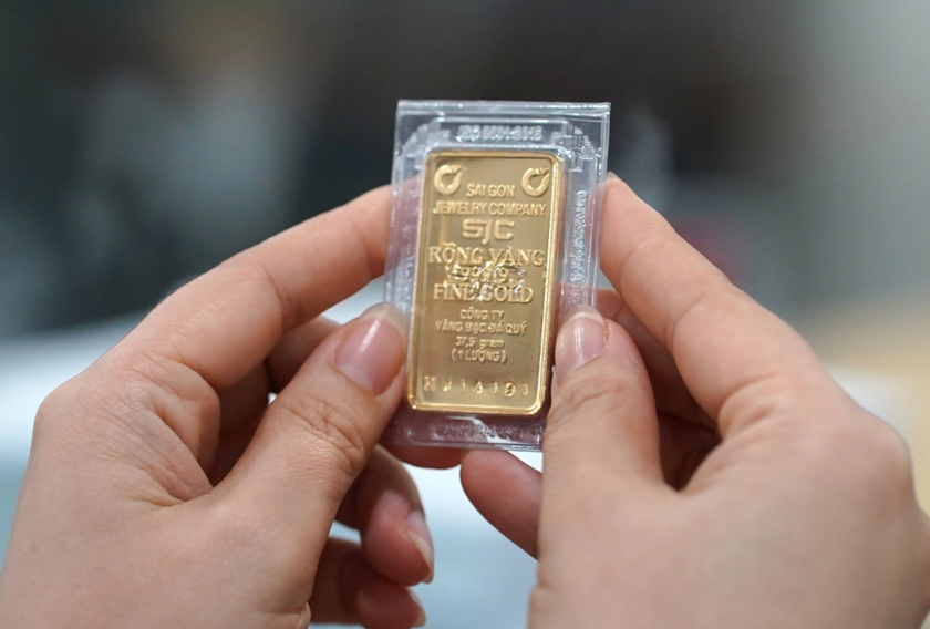 Giá vàng lao dốc, SJC bất ngờ thông báo ngừng giao dịch tại một số cửa hàng- Ảnh 1. Giá vàng lao dốc, SJC bất ngờ thông báo ngừng giao dịch tại một số cửa hàng- Ảnh 1.