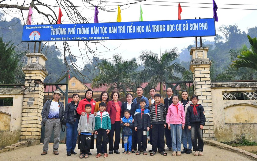 Tết y&ecirc;u thương - Xu&acirc;n Khuyến học 2026 ấm &aacute;p nghĩa t&igrave;nh nơi v&ugrave;ng cao Hồng Th&aacute;i - Ảnh 5.