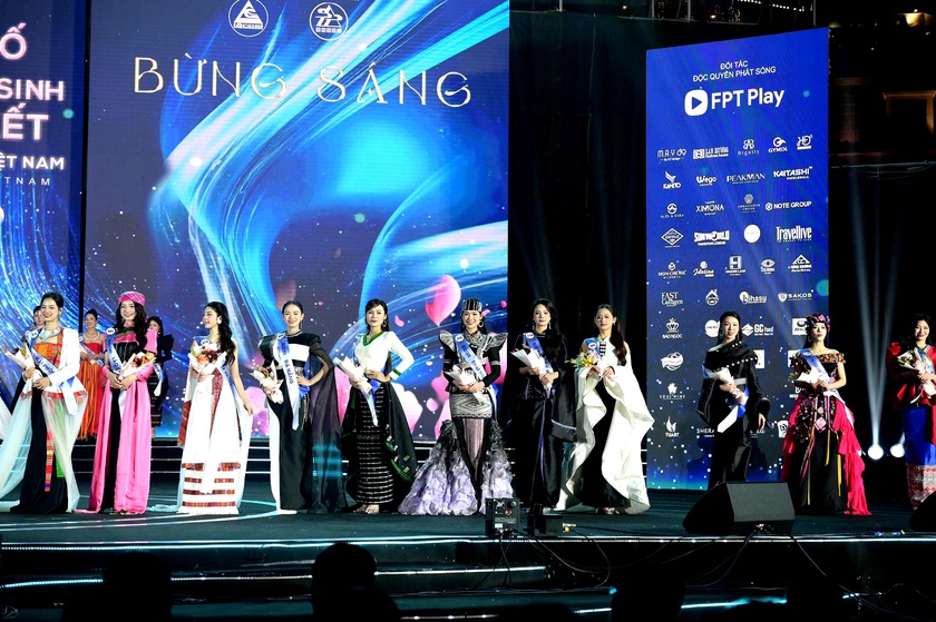 L&agrave;o Cai đ&oacute;n hơn 363.000 lượt kh&aacute;ch du lịch trong kỳ nghỉ Tết dương lịch - Ảnh 2.