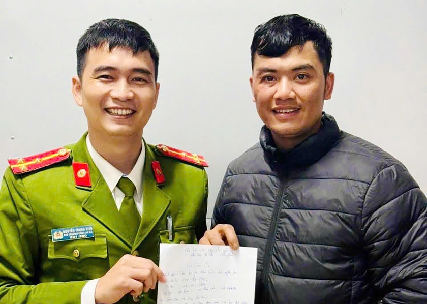 Công an xã Thần Lĩnh hỗ trợ người dân nhận lại 40 triệu đồng chuyển nhầm - Ảnh 1.