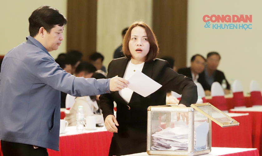 Ng&agrave;nh gi&aacute;o dục bỏ phiếu, giới thiệu nh&acirc;n sự l&agrave;m Gi&aacute;m đốc Sở Gi&aacute;o dục v&agrave; Đ&agrave;o tạo Nghệ An - Ảnh 4.