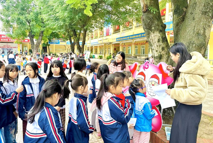 C&aacute;c trường H&agrave; Nội chủ động điều chỉnh thời gian học khi trời r&eacute;t đậm, r&eacute;t hại - Ảnh 1.