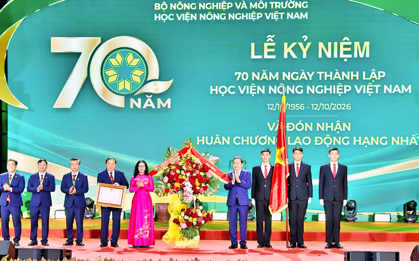 Học viện Nông nghiệp Việt Nam kỷ niệm 70 năm thành lập và đón nhận Huân chương Lao động hạng Nhất - Ảnh 1.