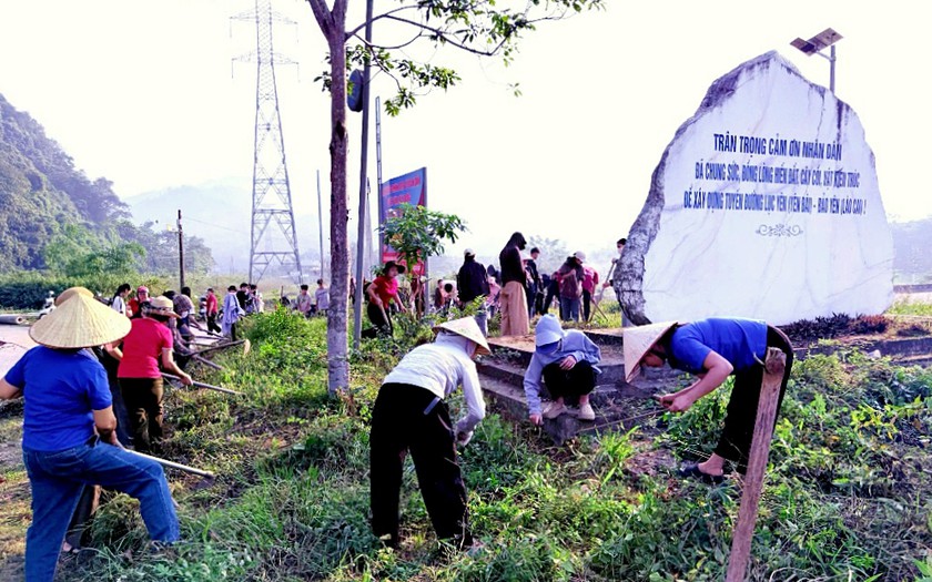 Trường THCS Tân Lĩnh thực hiện ngày chủ nhật xanh” tri ân người hiến đất mở đường - Ảnh 2.