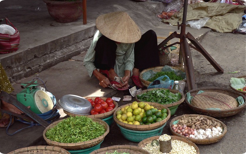 "Khốn khổ" vì thuế: Làm sao để đúng luật mà vẫn thấu tình? - Ảnh 1.