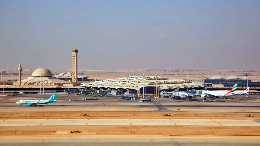 Điểm đến "dẫn đầu cuộc c&aacute;ch mạng du lịch Trung Đ&ocirc;ng" Arab Saudi r&uacute;ng động sau loạt vụ tấn c&ocirc;ng s&acirc;n bay - Ảnh 3.