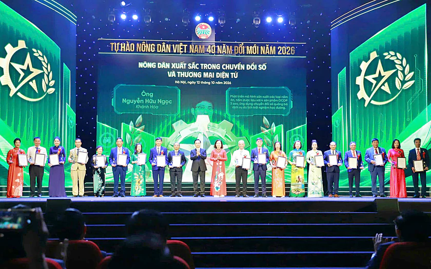 T&ocirc;n vinh 96 n&ocirc;ng d&acirc;n xuất sắc trong chuyển đổi số v&agrave; thương mại điện tử - Ảnh 1.