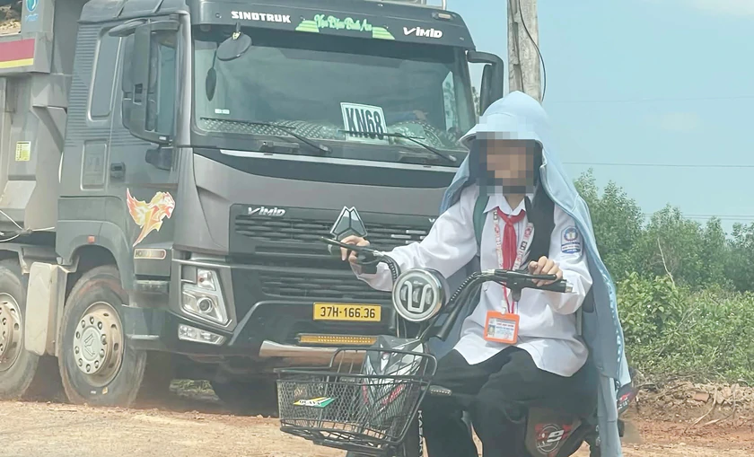 Nghệ An chấn chỉnh 2 nhà thầu khai thác mỏ đất thi công cao tốc Vinh - Thanh Thủy - Ảnh 2.
