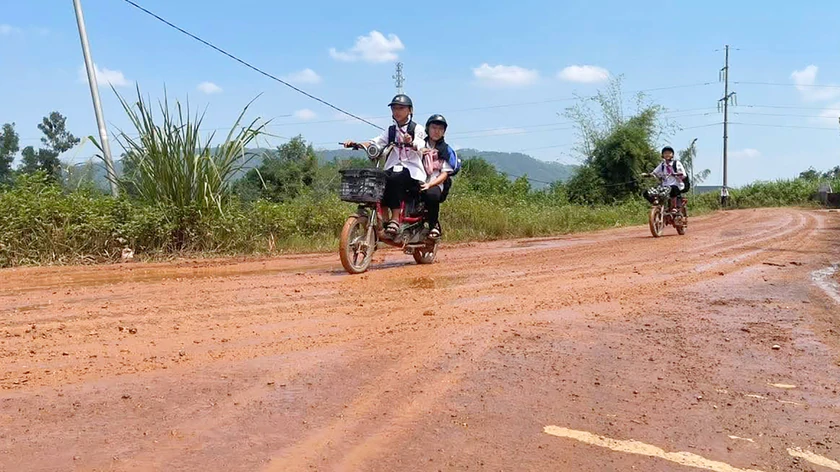 Nghệ An chấn chỉnh 2 nhà thầu khai thác mỏ đất thi công cao tốc Vinh - Thanh Thủy - Ảnh 5.
