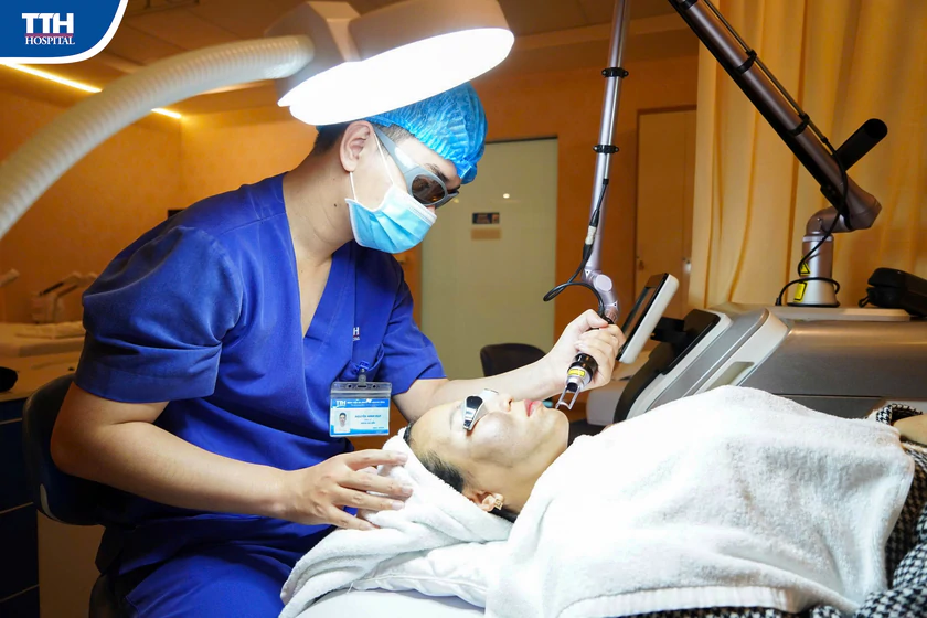 Chăm s&oacute;c da chuẩn y khoa, nhận ưu đ&atilde;i l&ecirc;n đến 30% tại Bệnh viện Đa khoa TTH Quảng B&igrave;nh - Ảnh 2.
