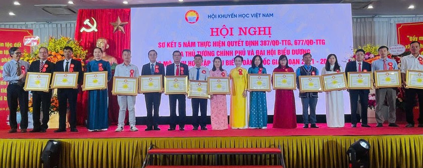 Sức sống của một m&ocirc; h&igrave;nh "Gia đ&igrave;nh học tập": Khi tri thức chiến thắng ngh&egrave;o kh&oacute; - Ảnh 2.