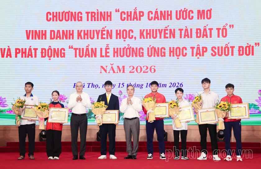Ph&uacute; Thọ vinh danh "Khuyến học, khuyến t&agrave;i Đất Tổ" ph&aacute;t động Tuần lễ Học tập suốt đời - Ảnh 2.