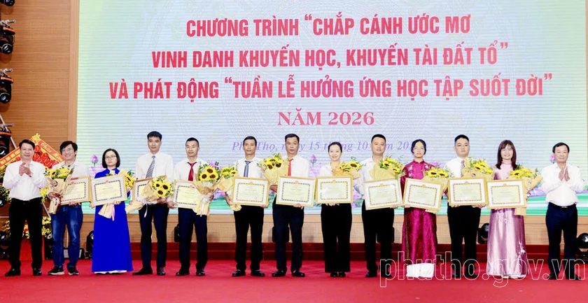 Ph&uacute; Thọ vinh danh "Khuyến học, khuyến t&agrave;i Đất Tổ" ph&aacute;t động Tuần lễ Học tập suốt đời - Ảnh 5.