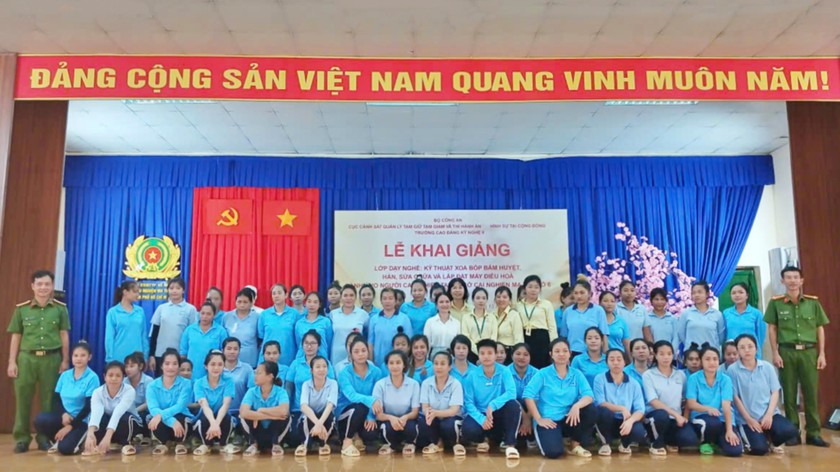 Trường Cao đẳng Kỹ nghệ II (Bộ C&ocirc;ng an) đ&agrave;o tạo nghề cho 200 học vi&ecirc;n người cai nghiện ma t&uacute;y - Ảnh 3.