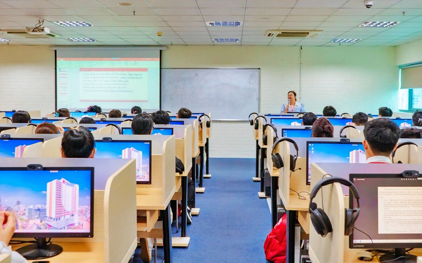 Hơn 5.400 sinh vi&ecirc;n d&acirc;n tộc thiểu số tham gia lớp học AI - Ảnh 1.