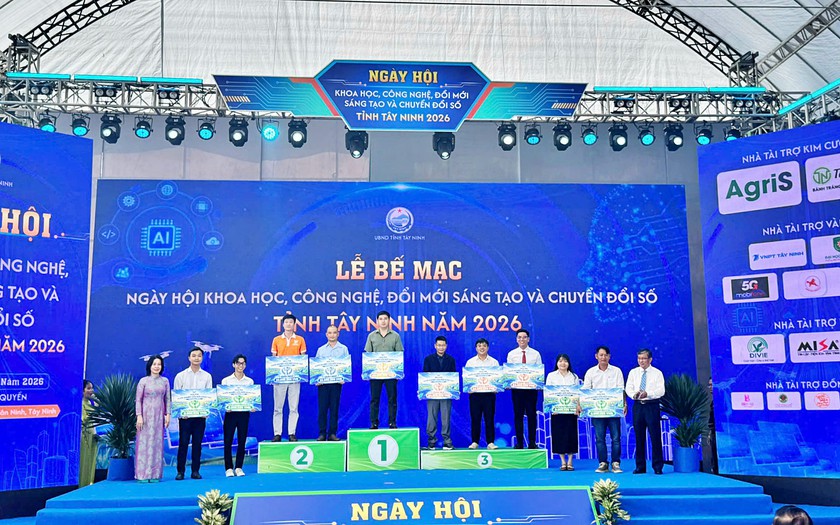 Thầy gi&aacute;o trẻ nhiệt huyết, s&aacute;ng tạo của qu&ecirc; hương T&acirc;y Ninh - Ảnh 1.