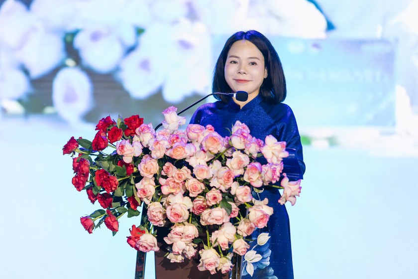 Hiệu trưởng nhắn nhủ t&acirc;n sinh vi&ecirc;n: Xuất ph&aacute;t điểm kh&ocirc;ng quyết định đ&iacute;ch đến - Ảnh 1.