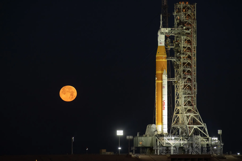 NASA muốn đưa con người trở lại Mặt Trăng để t&igrave;m hiểu lịch sử Tr&aacute;i Đất? - Ảnh 1.