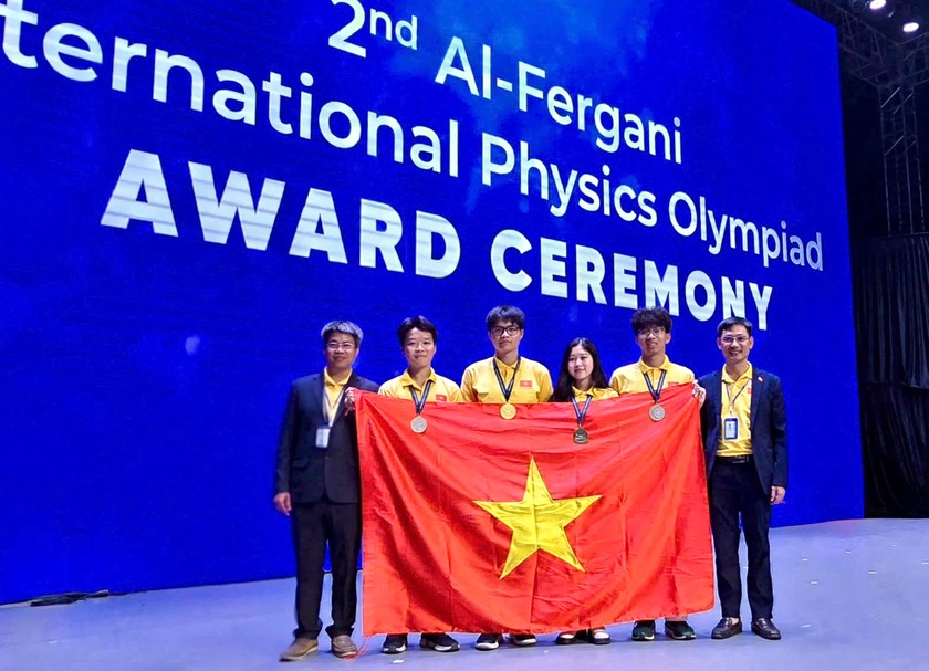 4/4 học sinh đoạt huy chương Olympic Vật l&iacute; Quốc tế Al-Fergani - Ảnh 1.