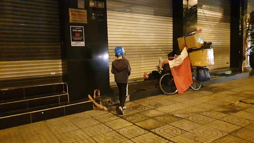 D&agrave;nh một phần tiền cho y&ecirc;u thương - Ảnh 2.