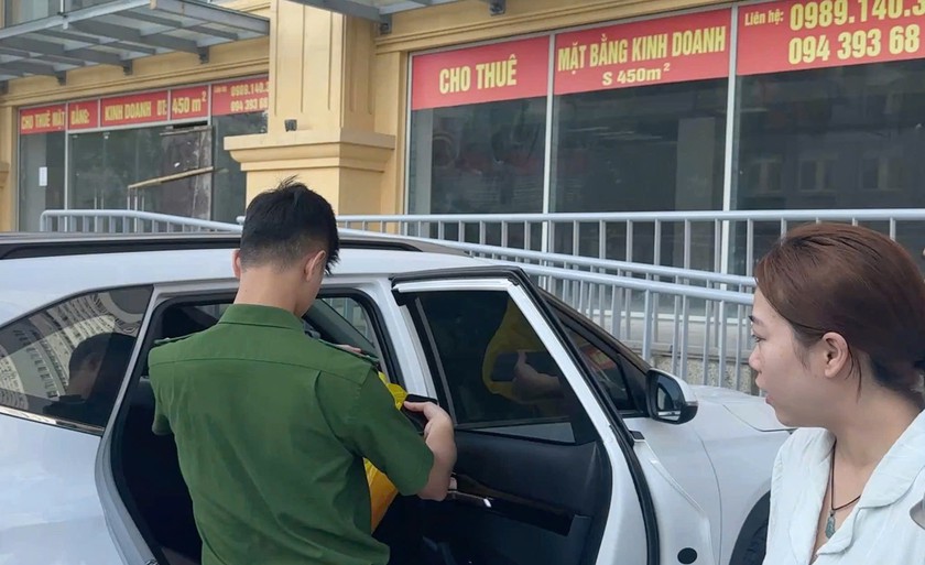 Nhiều ô tô ở Nghệ An bất ngờ bị đập bể kính - Ảnh 3.