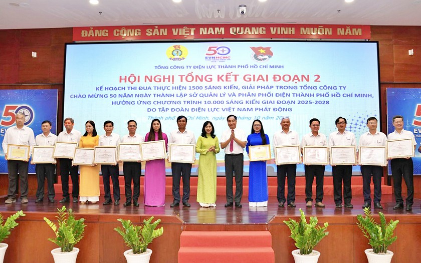 Điện lực Th&agrave;nh phố Hồ Ch&iacute; Minh tổng kết phong tr&agrave;o thi đua 1.500 s&aacute;ng kiến, giải ph&aacute;p v&agrave; trao giải đi bộ trực tuyến - Ảnh 5.
