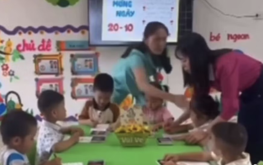 Thanh Hoá: Tạm đình chỉ giảng dạy một tuần đối với hai cô giáo mầm non tát học sinh - Ảnh 1.