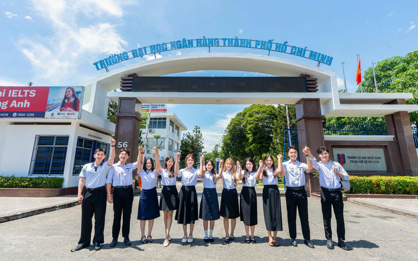 Ng&acirc;n h&agrave;ng thương mại giảm l&atilde;i suất, Trường Đại học Ng&acirc;n h&agrave;ng Th&agrave;nh phố Hồ Ch&iacute; Minh kh&ocirc;ng tăng học ph&iacute; - Ảnh 1.