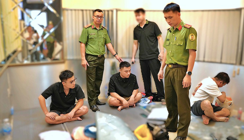 Kiểm tra, xử l&yacute; người nước ngo&agrave;i vi phạm ph&aacute;p luật ở Đồng Nai - Ảnh 3.
