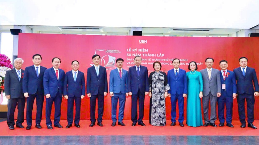 Tổng B&iacute; thư, Chủ tịch nước T&ocirc; L&acirc;m dự kỷ niệm 50 năm th&agrave;nh lập Đại học Kinh tế Th&agrave;nh phố Hồ Ch&iacute; Minh - Ảnh 6.