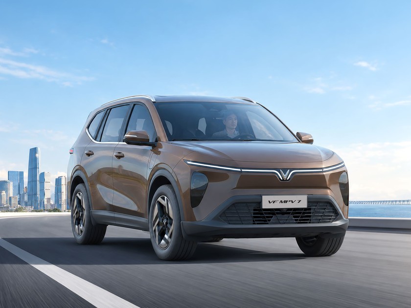 VinFast VF MPV 7 ưu đ&atilde;i 67,5 triệu đồng, gia đ&igrave;nh th&ecirc;m l&yacute; do &ldquo;đổi xe rộng&rdquo; - Ảnh 2.